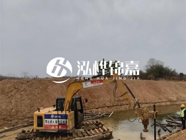 松木樁批發(fā)廠家泓樺錦嘉-河道駁岸樁選松木還是杉木更經(jīng)濟(jì)？