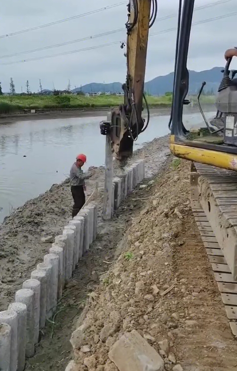 水泥仿木樁廠家泓樺錦嘉 - 打水泥樁多少錢一米？