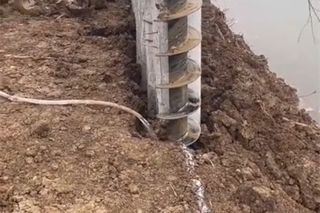 水泥仿木樁施工隊(duì)泓樺錦嘉 - 長(zhǎng)度 3 米水泥河道樁施工多少錢?